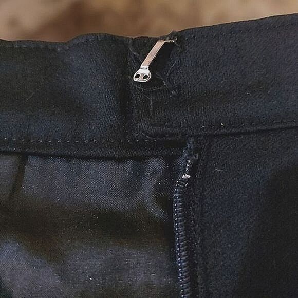 Vtg Gattinoni black high-waisted midi wool pencil skirt - Picture 13 of 13